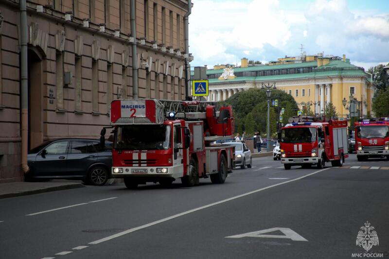 В-здании-Санкт-Петербургской-избирательной-комиссии-прошли-пожарно-тактические-учения-спасателей