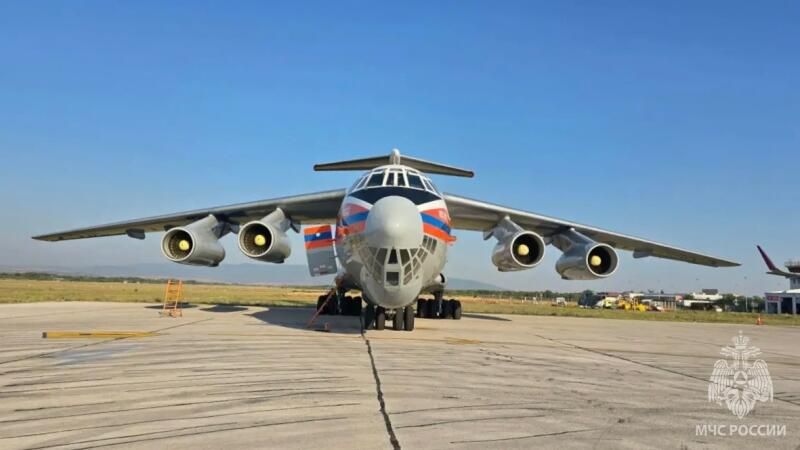 Авиация-МЧС-России-третий-день-помогает-тушить-природные-пожары-в-Сербии