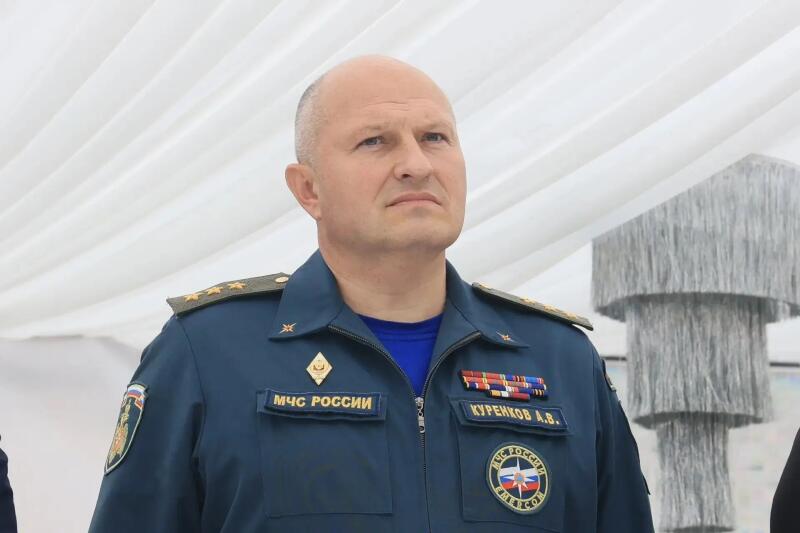 Главы-МЧС-России-и-Чеченской-Республики-поздравили-первоклассников-с-Днем-знаний