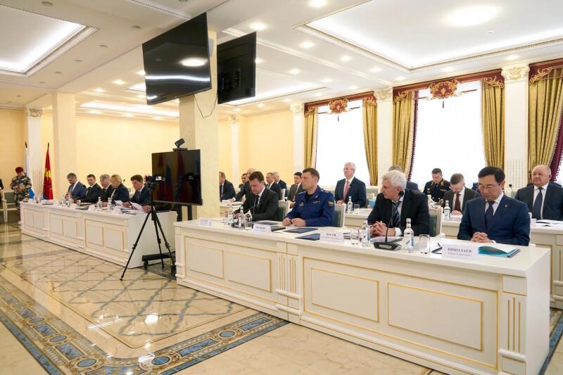 В-ДФО-обсудили-нацпроекты-и-обеспечение-безопасности-территорий