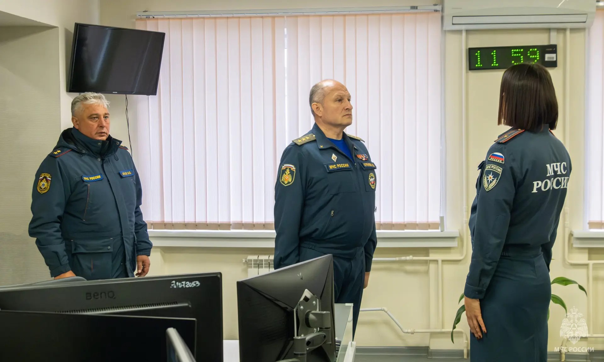 Александр-Куренков-проинспектировал-условия-несения-службы-в-подразделениях-МЧС-России-в-Новосибирской-области